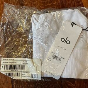 ALO Yoga Seamless White open air bra
